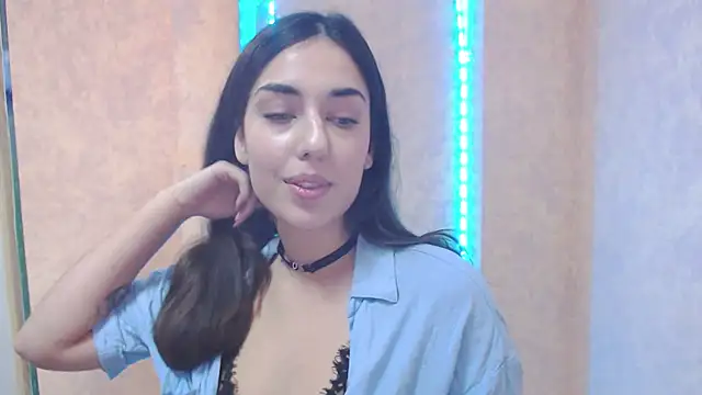 Lovelllyy online show from January 2025 10:22:01 AM