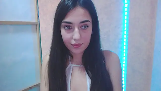 Lovelllyy online show from February 2025 09:44:01 AM