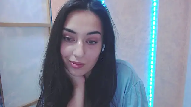 Lovelllyy online show from February 2025 11:21:02 AM