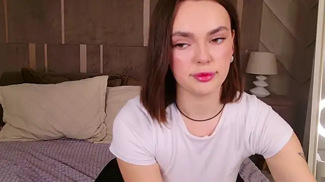 LauraBrigs online show from January 2025 04:10:01 PM