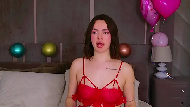 LauraBrigs online show from February 2025 12:47:01 PM