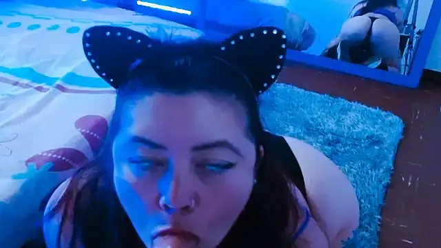 queencarlota82 online show from November 2025 06:02:02 AM