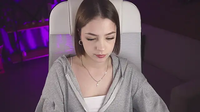 PamBeesly online show from September 2025 08:38:02 AM