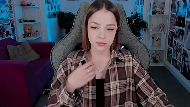 PamBeesly online show from September 2025 09:01:02 AM