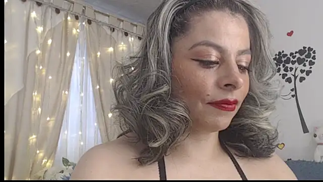 Snapshot of massing_6 chatting on October 2025 06:45:02 PM massing 6 online show from October 2025 06:45:02 PM