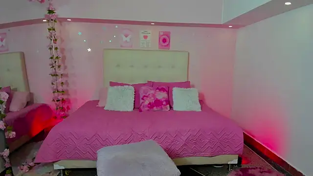 Snapshot of ScarlettDreamss7 chatting on October 2025 09:15:01 PM ScarlettDreamss7 online show from October 2025 09:15:01 PM