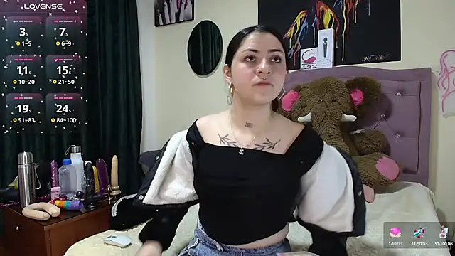 Emmie Hot online show from September 2025 12:10:02 PM