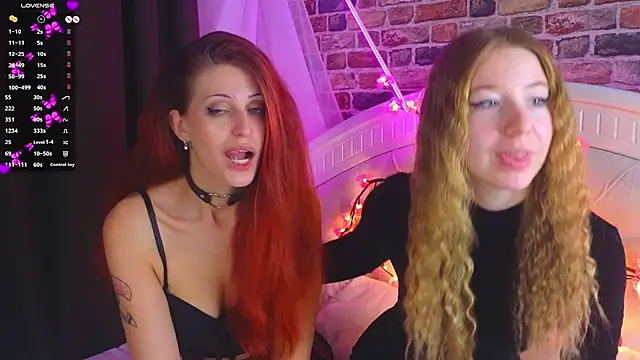 Snapshot of MarjorieBrown chatting on November 2025 08:43:02 PM MarjorieBrown online show from November 2025 08:43:02 PM