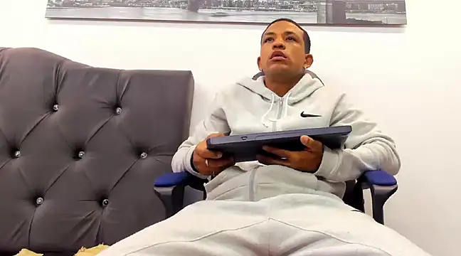 carlos alber12 online show from March 2025 07:17:01 PM