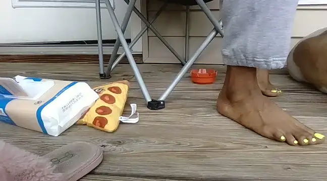 Snapshot of theprettysoles chatting on March 2025 06:23:02 PM theprettysoles online show from March 2025 06:23:02 PM