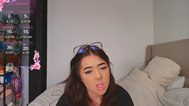 LiloshRoxy online show from October 2025 11:16:01 PM