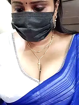 Snapshot of Queenflowerr chatting on January 2025 10:38:02 AM Queenflowerr online show from January 2025 10:38:02 AM