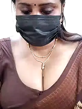 Snapshot of Queenflowerr chatting on January 2025 10:06:01 PM Queenflowerr online show from January 2025 10:06:01 PM