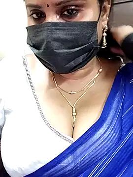 Snapshot of Queenflowerr chatting on January 2025 08:51:01 AM Queenflowerr online show from January 2025 08:51:01 AM