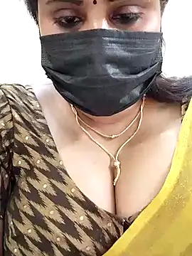 Snapshot of Queenflowerr chatting on January 2025 07:32:02 PM Queenflowerr online show from January 2025 07:32:02 PM