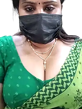 Snapshot of Queenflowerr chatting on February 2025 04:05:01 AM Queenflowerr online show from February 2025 04:05:01 AM