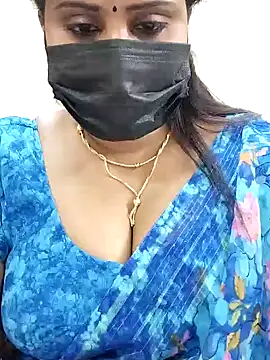 Snapshot of Queenflowerr chatting on February 2025 05:01:02 PM Queenflowerr online show from February 2025 05:01:02 PM