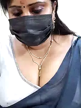 Snapshot of Queenflowerr chatting on February 2025 10:19:02 PM Queenflowerr online show from February 2025 10:19:02 PM