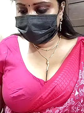 Snapshot of Queenflowerr chatting on February 2025 10:28:01 AM Queenflowerr online show from February 2025 10:28:01 AM