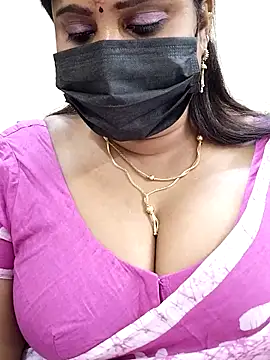 Snapshot of Queenflowerr chatting on February 2025 03:58:01 PM Queenflowerr online show from February 2025 03:58:01 PM