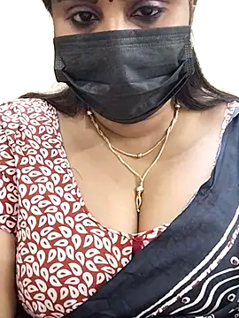 Snapshot of Queenflowerr chatting on February 2025 03:32:02 PM Queenflowerr online show from February 2025 03:32:02 PM