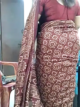 Snapshot of Queenflowerr chatting on February 2025 07:36:01 PM Queenflowerr online show from February 2025 07:36:01 PM