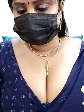 Snapshot of Queenflowerr chatting on March 2025 05:00:02 AM Queenflowerr online show from March 2025 05:00:02 AM