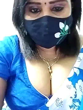 Snapshot of Queenflowerr chatting on September 2025 05:02:01 PM Queenflowerr online show from September 2025 05:02:01 PM