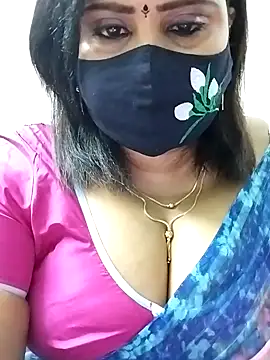 Snapshot of Queenflowerr chatting on September 2025 05:40:01 AM Queenflowerr online show from September 2025 05:40:01 AM