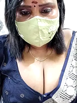 Snapshot of Queenflowerr chatting on September 2025 04:53:02 PM Queenflowerr online show from September 2025 04:53:02 PM