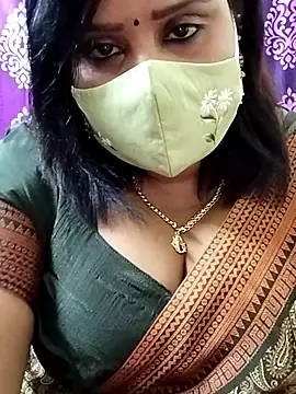 Snapshot of Queenflowerr chatting on October 2025 05:55:02 PM Queenflowerr online show from October 2025 05:55:02 PM