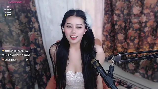 Snapshot of cat-lady-6688 chatting on March 2025 01:40:01 PM cat-lady-6688 online show from March 2025 01:40:01 PM