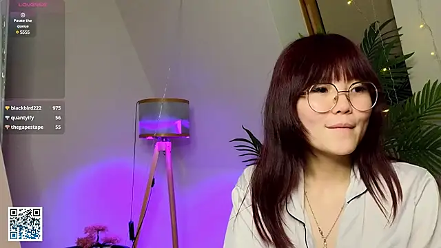 SilverAmos online show from February 2025 04:26:02 PM