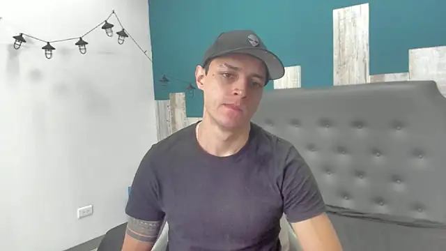 Snapshot of Frank_Millers chatting on October 2025 08:06:02 PM Frank Millers online show from October 2025 08:06:02 PM