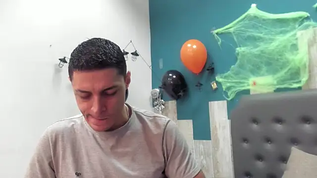 Snapshot of Frank_Millers chatting on October 2025 05:04:02 PM Frank Millers online show from October 2025 05:04:02 PM