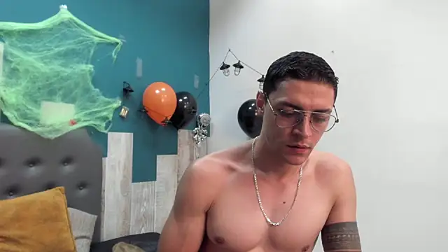 Snapshot of Frank_Millers chatting on November 2025 06:51:01 PM Frank Millers online show from November 2025 06:51:01 PM