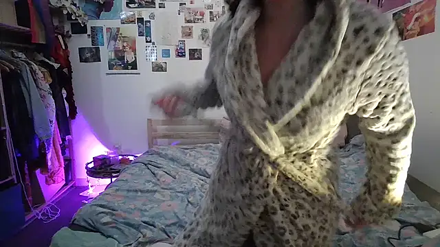 Snapshot of AdorahB3ll3 chatting on February 2025 08:11:02 PM AdorahB3ll3 online show from February 2025 08:11:02 PM