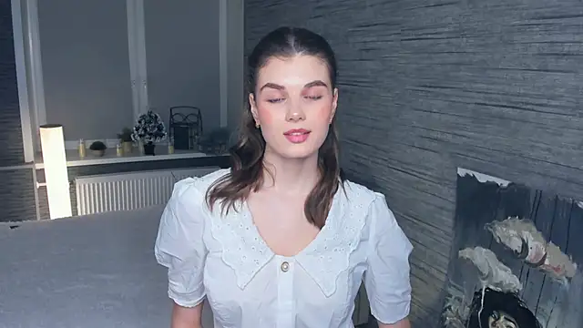 Snapshot of FloraDobb chatting on January 2025 07:32:01 PM FloraDobb online show from January 2025 07:32:01 PM