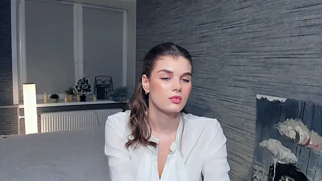 Snapshot of FloraDobb chatting on January 2025 01:37:02 AM FloraDobb online show from January 2025 01:37:02 AM