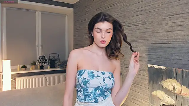 Snapshot of FloraDobb chatting on February 2025 10:08:02 PM FloraDobb online show from February 2025 10:08:02 PM