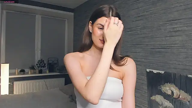 Snapshot of FloraDobb chatting on February 2025 10:11:01 PM FloraDobb online show from February 2025 10:11:01 PM