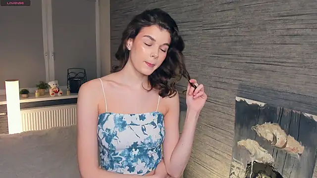 Snapshot of FloraDobb chatting on February 2025 07:28:02 PM FloraDobb online show from February 2025 07:28:02 PM