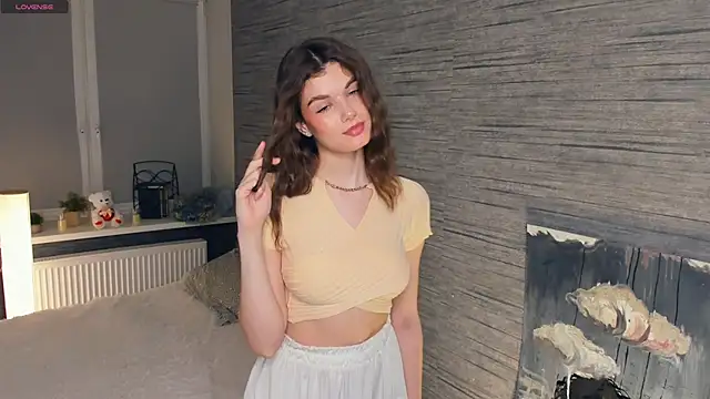 Snapshot of FloraDobb chatting on March 2025 09:06:02 PM FloraDobb online show from March 2025 09:06:02 PM