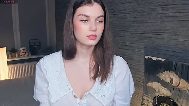 Snapshot of FloraDobb chatting on March 2025 03:07:01 AM FloraDobb online show from March 2025 03:07:01 AM