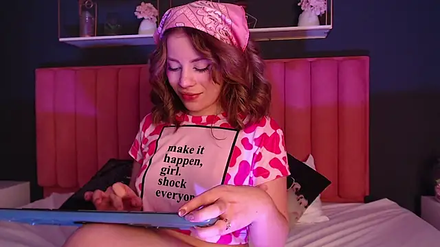Sky Cyrus online show from February 2025 08:25:01 PM