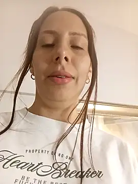 Melina Cooper  online show from September 2025 12:27:01 PM