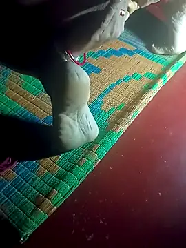 Snapshot of Bong-lady chatting on September 2025 06:56:02 PM Bong-lady online show from September 2025 06:56:02 PM