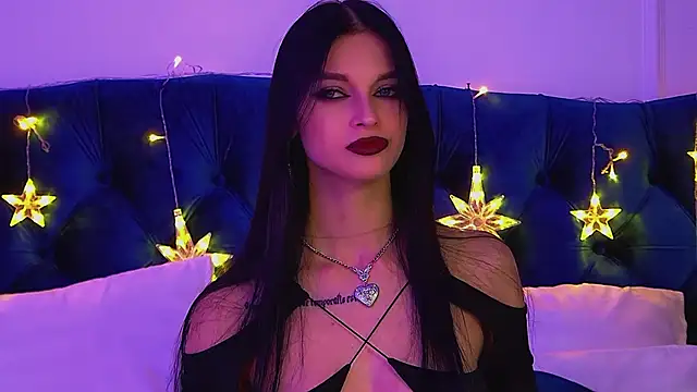 Snapshot of BeverlyMost chatting on December 2025 04:46:01 PM BeverlyMost online show from December 2025 04:46:01 PM