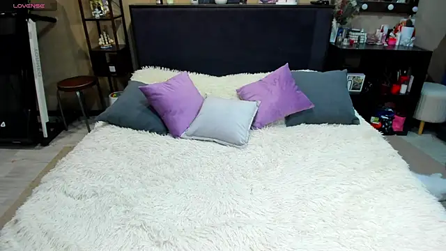 Snapshot of Elza_Grey chatting on October 2025 08:56:02 AM Elza Grey online show from October 2025 08:56:02 AM