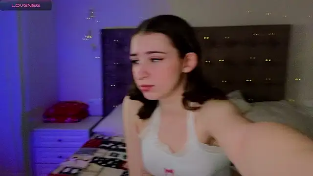 LynetHickory online show from February 2025 03:08:02 PM